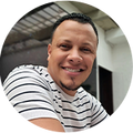 Victor Ríos <br> <p class=